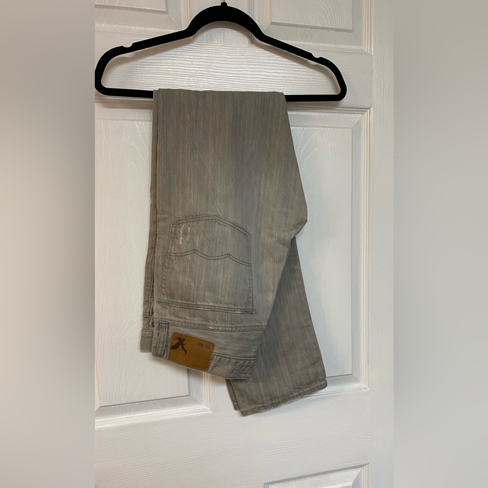 American Eagle Outfitters men’s distressed jeans